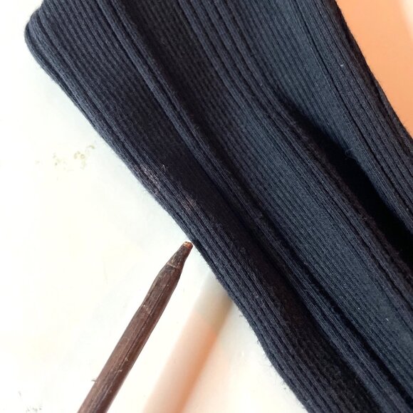 by Anthropologie Button Front Ribbed Long Sleeve Crop Top Black Women's Size M - Picture 6 of 7